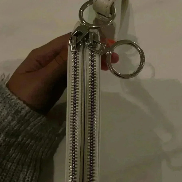 Off white Flat Pouch  - Picture 2 of 5